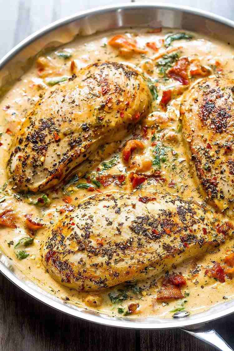 Mozzarella Hähnchen mit Speck in Sahne Sauce schnelle Rezepte zum Abendessen