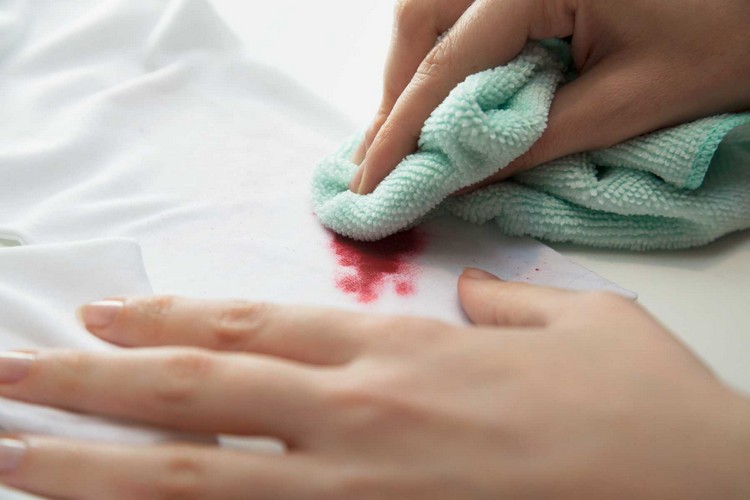 Rote Beete Flecken entfernen aus Kleidung und Textilien
