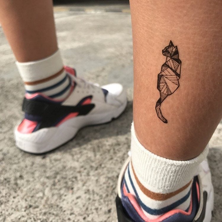 kleine Fuß Tattoos für Frauen Katze Tattoodesign Bedeutung