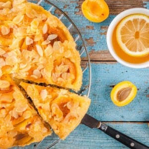 leichte Sommer Desserts mit Obst Aprikosenkuchen mit Lavendel Rezept