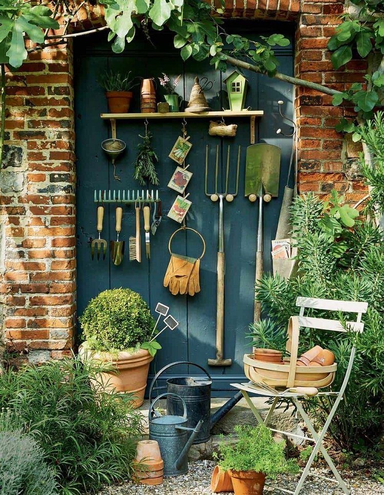 recycling im garten aufbewahrungsidee für die gartengeräte