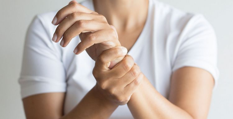 Kreislaufbeschwerden was hilft Handmassage