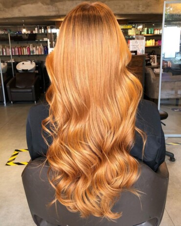 Lange Haare in Kupfer Goldblond