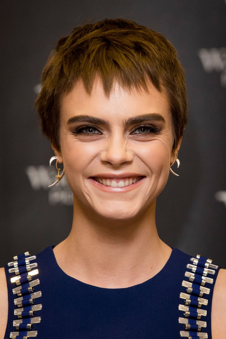 Long Pixie Cut mit Pony Kurzhaarfrisuren 2021