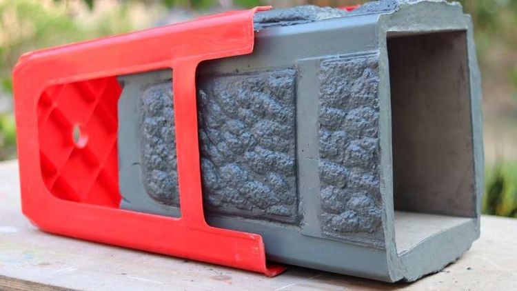 Originelle Idee für DIY Pflanzkübel aus Beton Plastikhocker als Gießform