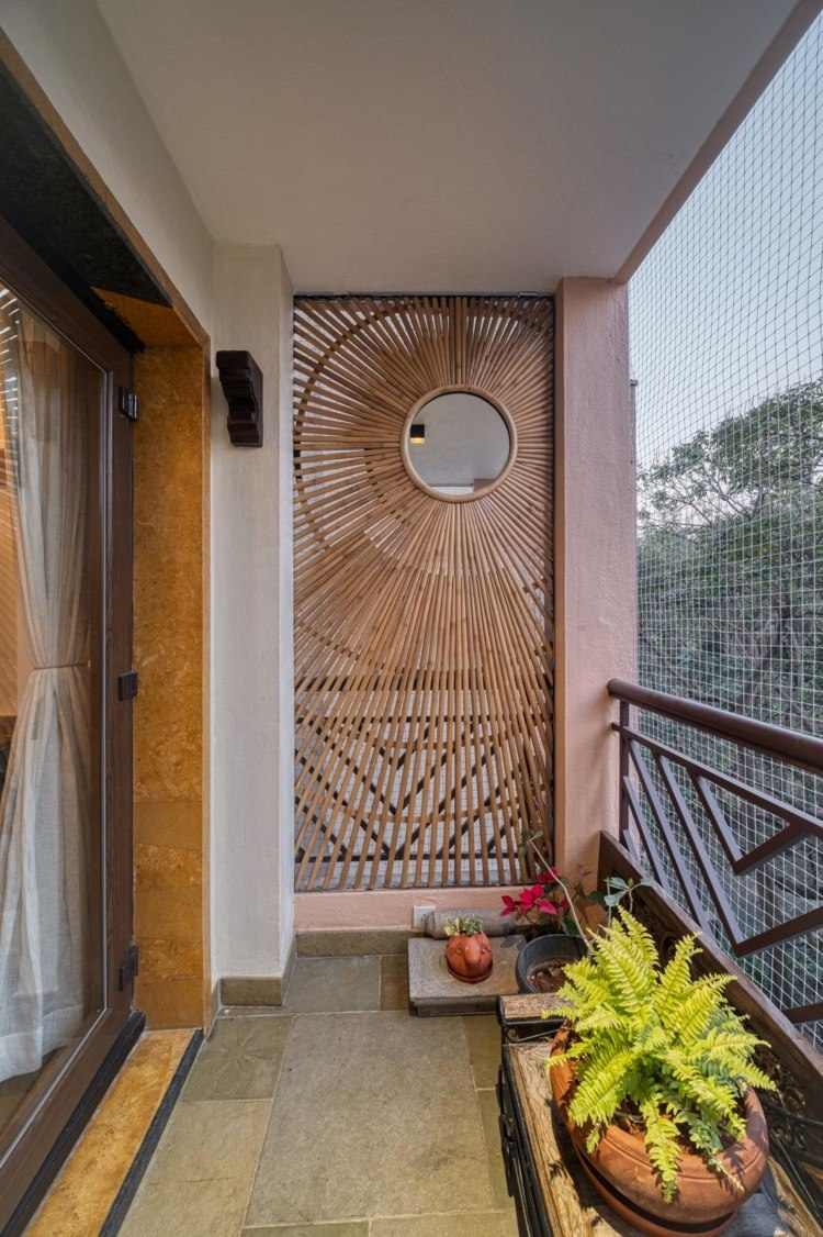 Seitlicher Sichtschutz für Balkon aus Holz selber bauen