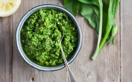 Verschiedene Pestos selber machen Bärlauchpesto