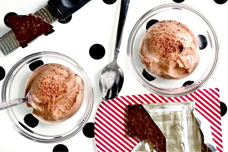 gesunder Frozen Joghurt selber machen ohne Eismaschine Schokoladen Eis kalorienarm