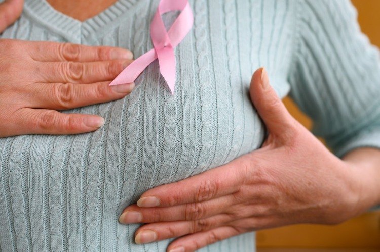 metastasierter brustkrebs bei frauen kann durch verschiedene risikofaktoren auftreten