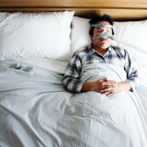 obstruktive schlafapnoe erfordert beatmungsgerät und erhöht das todesrisiko durch herzprobleme