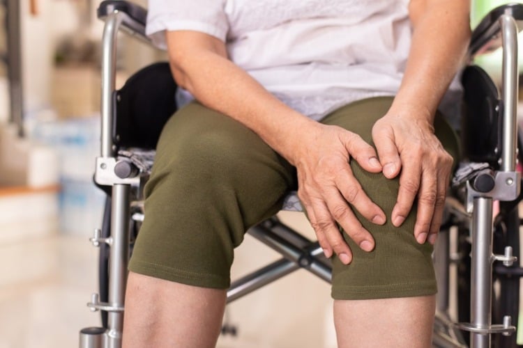 risiko für postmenopausale osteoporose bei frauen ab 50 kann frakturen verursachen