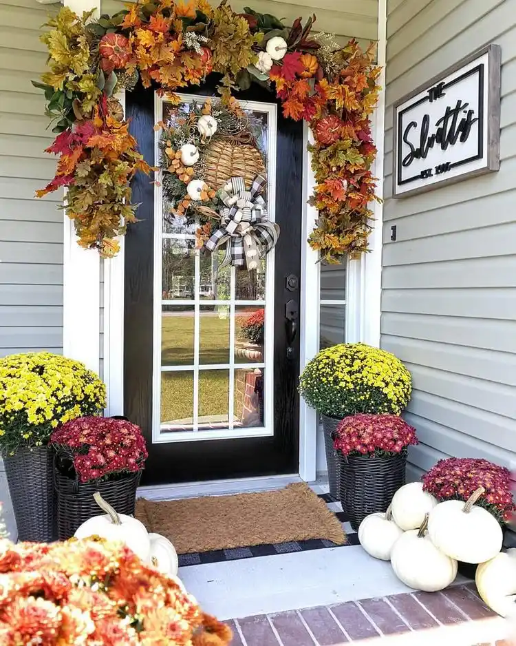 Herbstdeko aussen vor der Tür farbenfrohes Ensemble