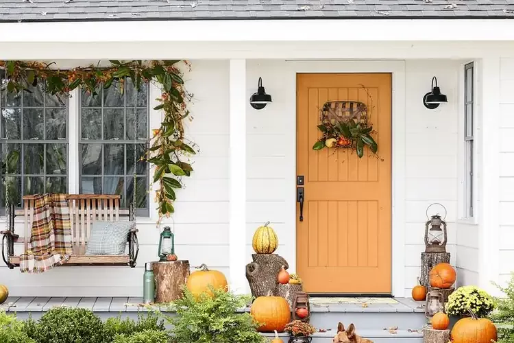 Herbstdeko mit Kürbissen für Hauseingang selber machen