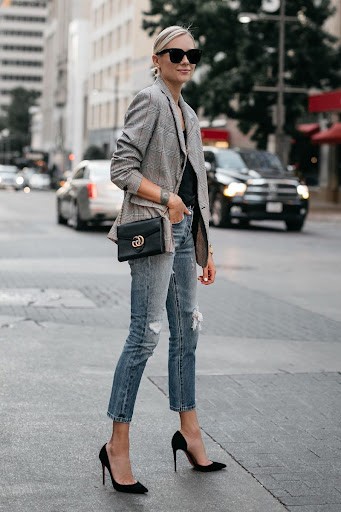 Jeans und Blazer kombinieren elegant Smart Casual Outfits für Frauen