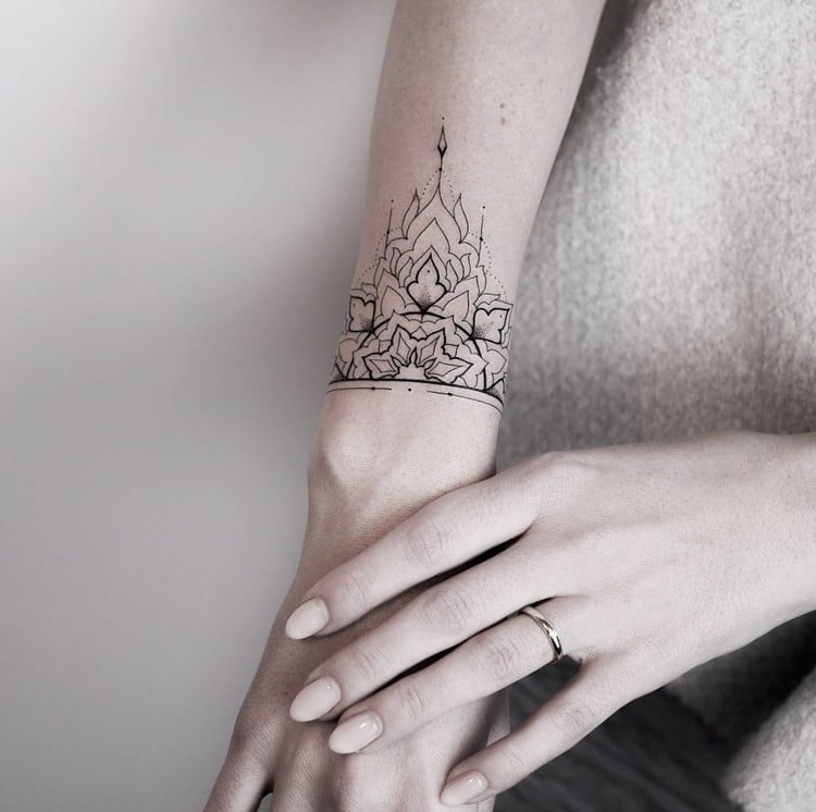 Mandala Tattoo Armband kleine Handgelenk Tattoos für Frauen