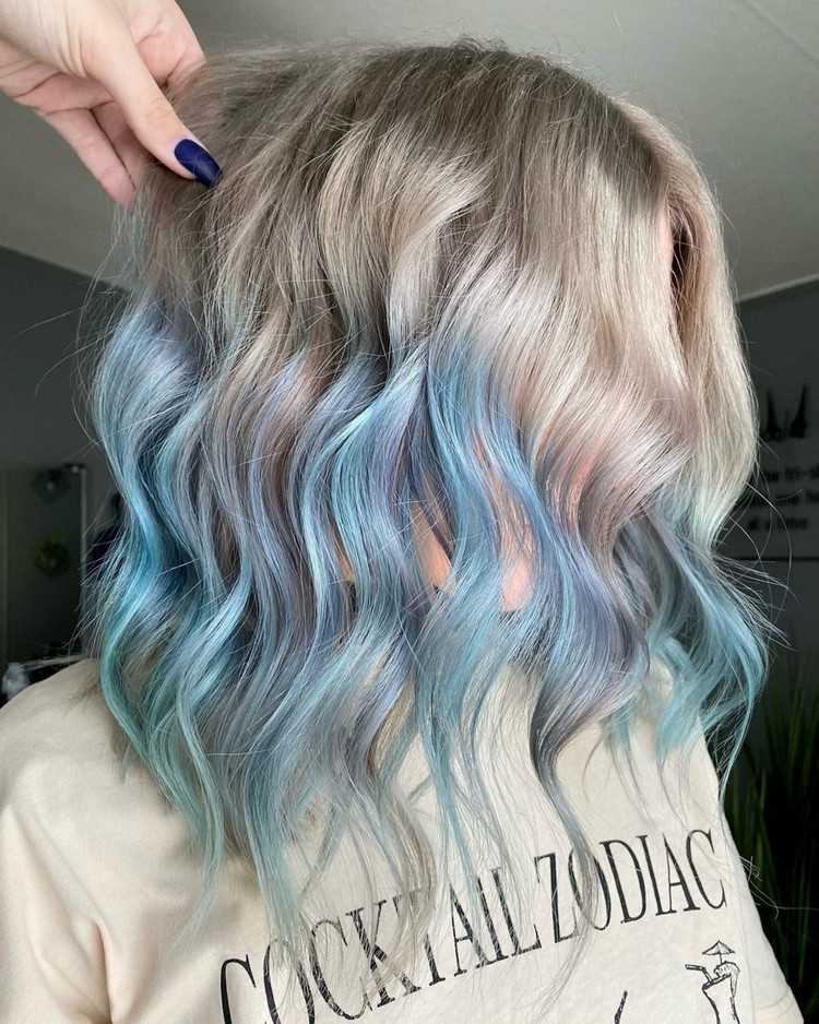 Pastellblau Haarfarbe Trend Frisuren Herbst 2021