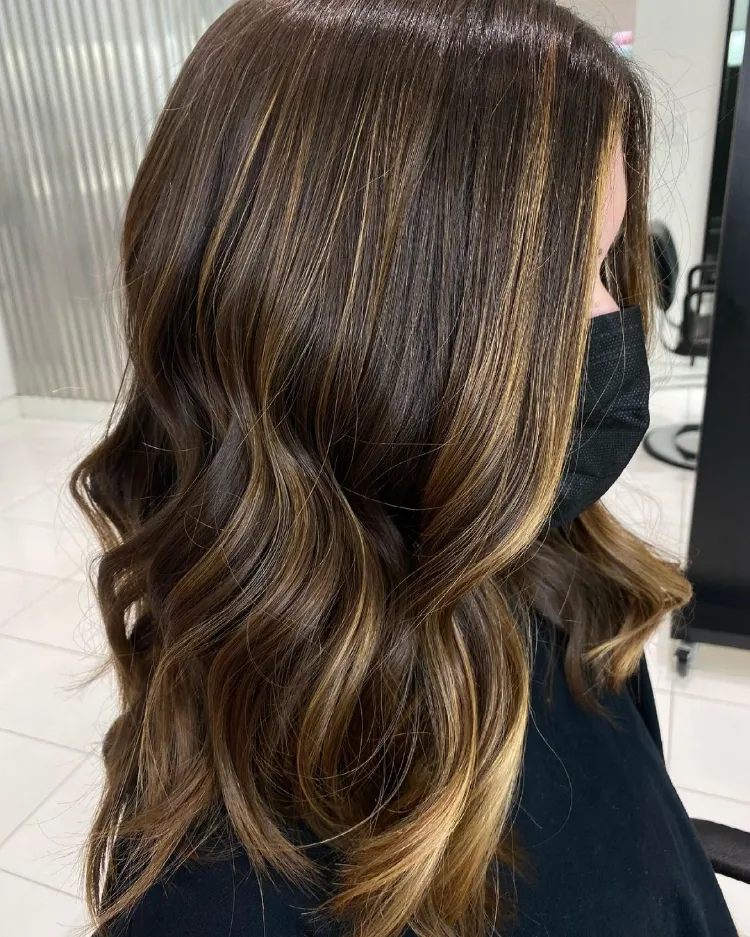 Peanut Butter Cup Haarfarbe Haartrends für braune Haare 2021