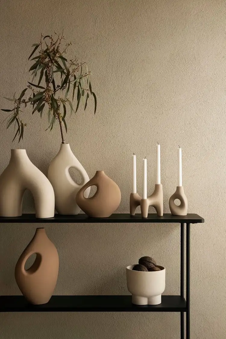 Vasen aus glasierter Keramik