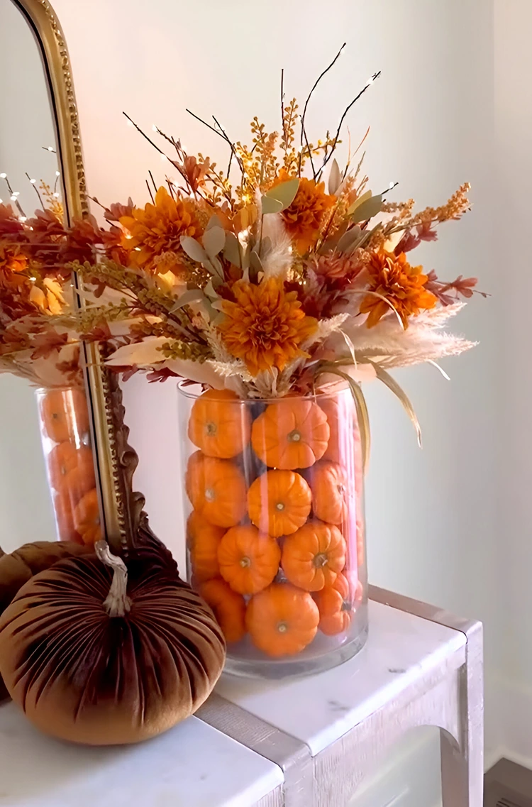 Deko zum Erntedankfest selber machen mit Kürbissen und Trockenblumen