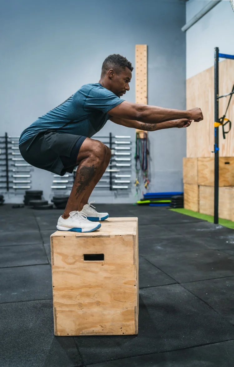 Box Jump Übung trainiert die Sprungkraft
