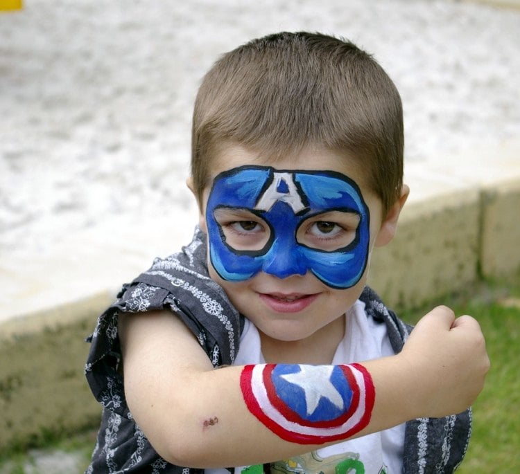 Captain America schminken Ideen für Kinder als Superhelden