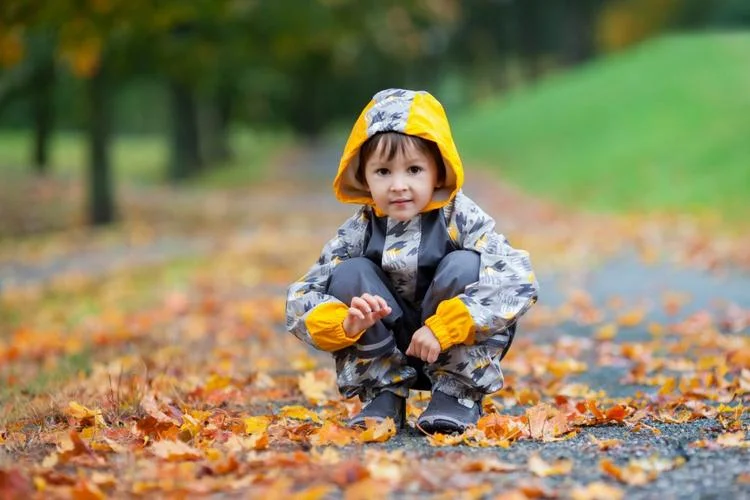 Frische Luft und Bewegung zur Stärkung des Immunsystems bei Kleinkindern