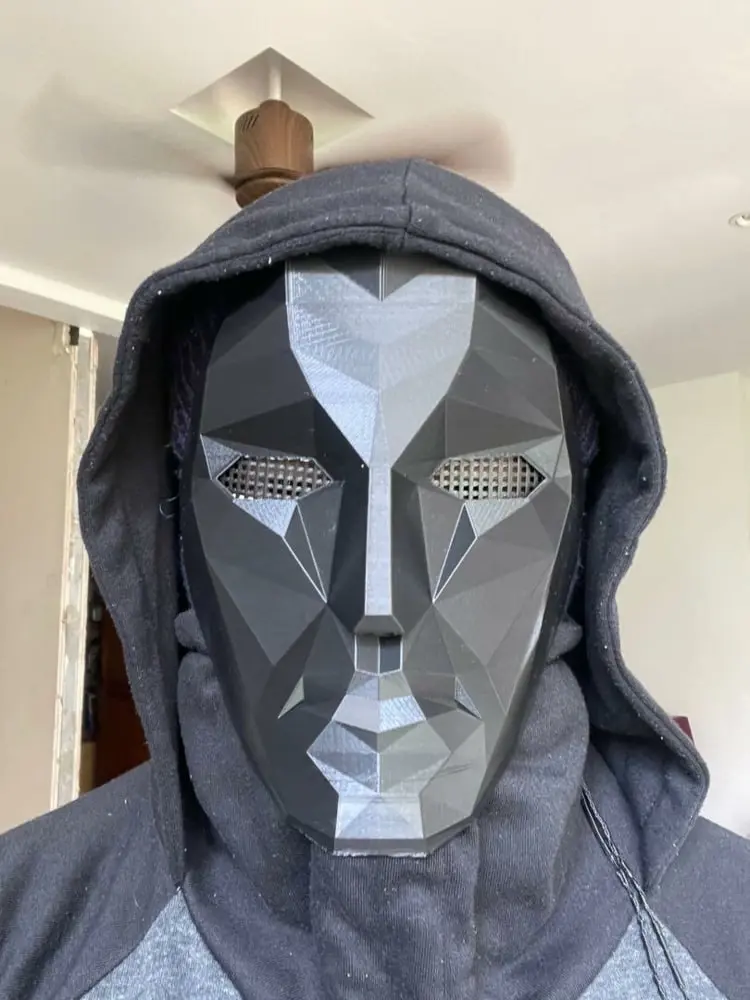 Geometrische Maske selber machen oder kaufen für den maskierten Boss aus Squid Game