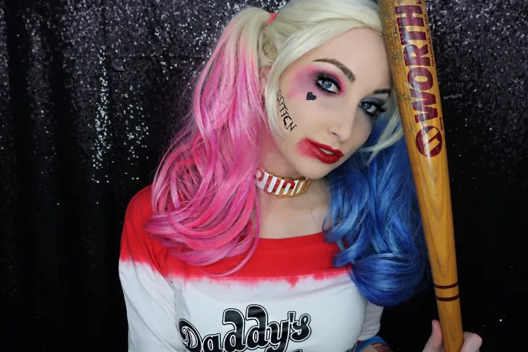 Harley Quinn Frisur selber machen Last Minute Halloween Kostüme 2021