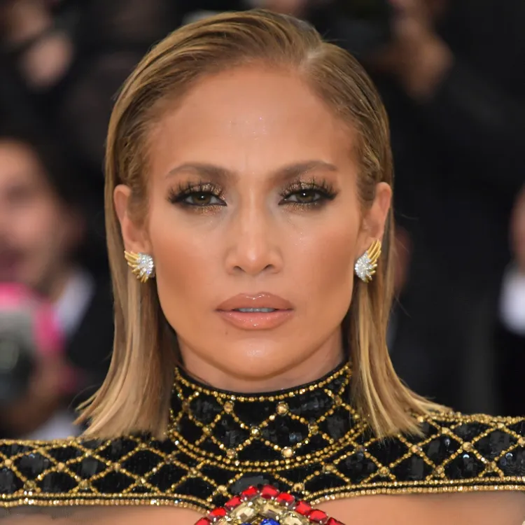 Jennifer Lopez Lob Frisur elongated Bob Bilder