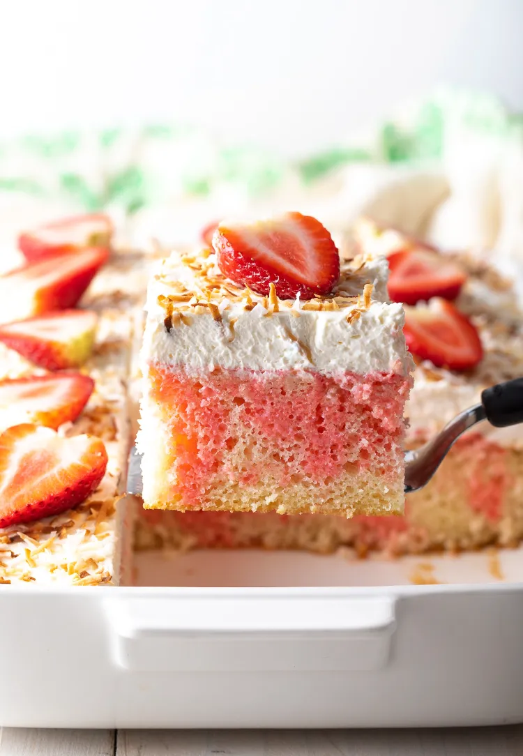 Poke Cake Erdbeer schneller Kuchen mit Pudding