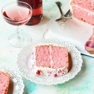 Poke Cake Rezepte einfach schneller Kuchen mit Beeren