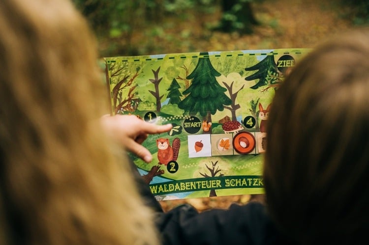 Schatzsuche zum Kindergeburtstag organisieren im Wald spielen mit Ausgefuxt Karte