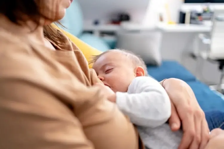 Stillende Mütter können sich laut Forschern bedenkenlos impfen lassen