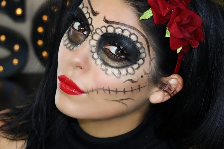 Sugar Skull zu Halloween schminken mexikanisch Totenkopf