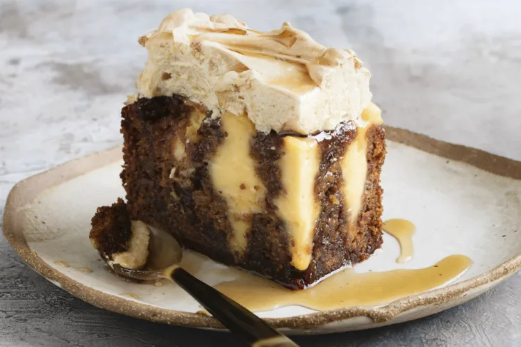 einfacher Schoko Bananen Kuchen Poke Cake mit Pudding