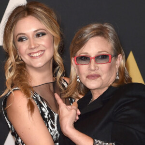 tochter billie lourd mit mutter carrie fisher als prinzessin leia auf premiere von star wars