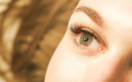 welcher inhaltsstoff lässt wimpern wachsen