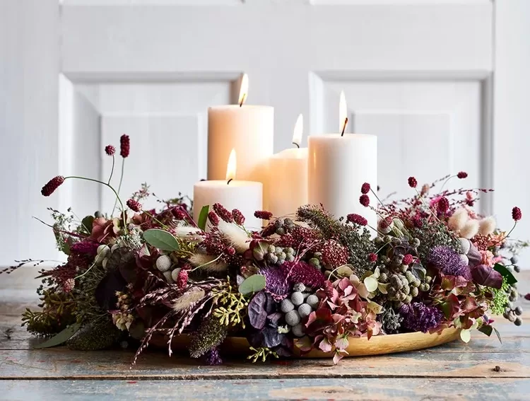 Adventskranz aus Trockenblumen mit Kerzen selber machen