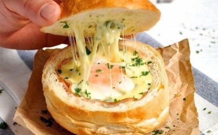 Burgerbrötchen anders verwenden gefüllt mit Ei Schinken und Käse