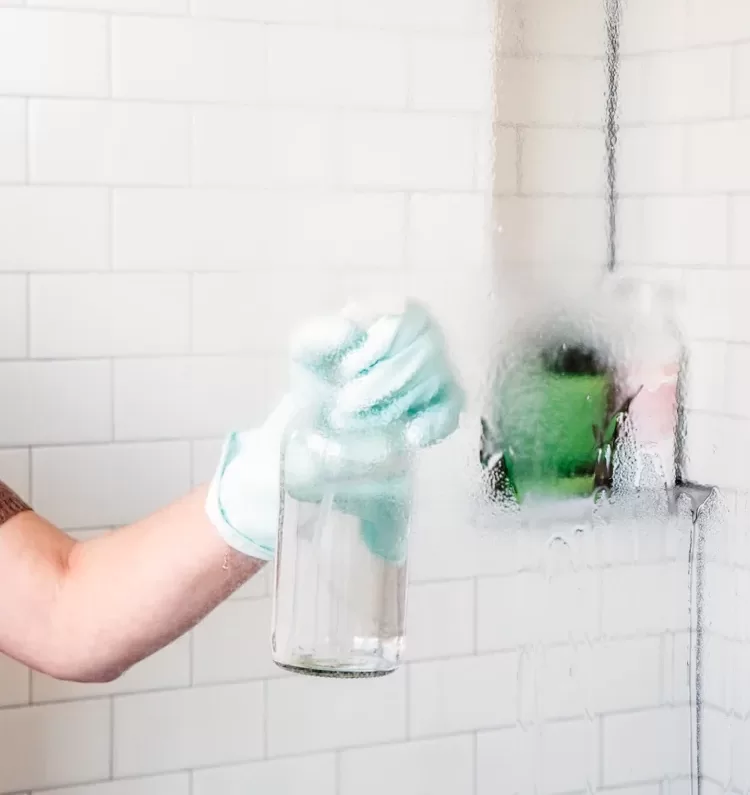 Duschkabine mit Klarspüler reinigen Vorteile