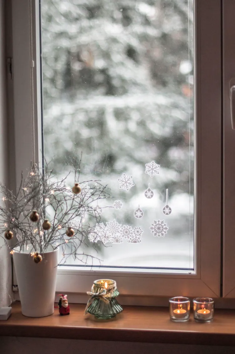 Fensterbank weihnachtlich gestalten Fensterdeko 2021 Weihnachten