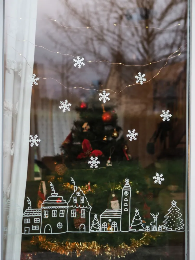Fensterdeko 2021 Weihnachten Fenster mit Kreidemarker dekorieren