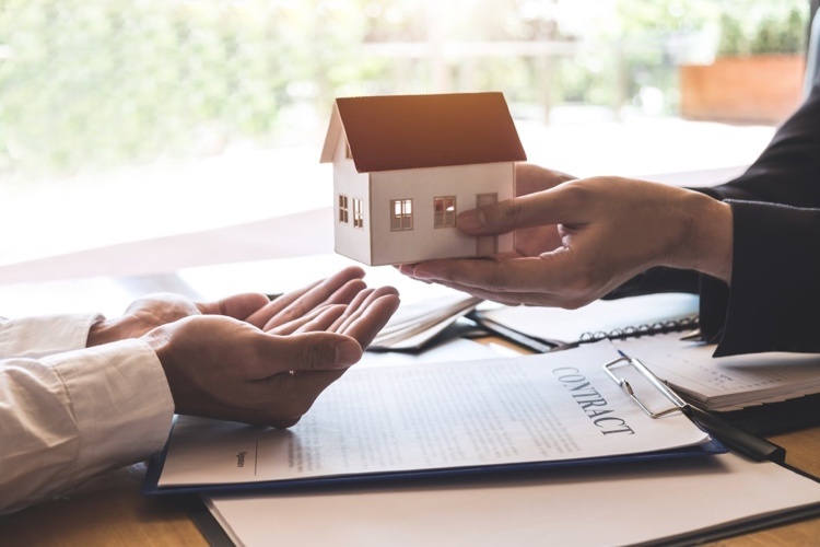Formen der Immobilienrente mit Vorteilen und Nachteilen