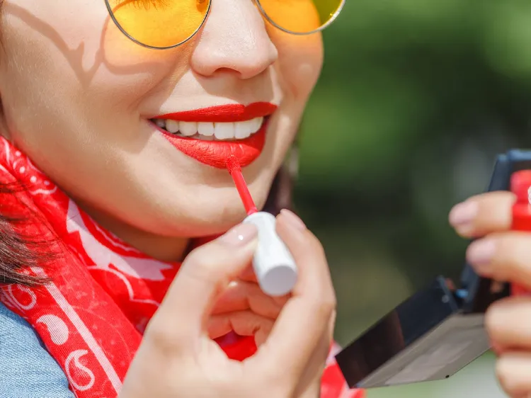Lippenstift ander verwenden Lidschatten Hackst Makeup Trends 2022