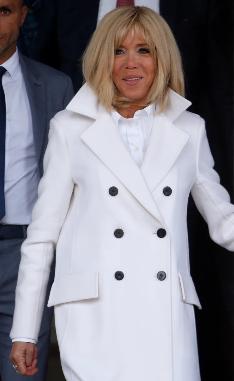 Mantel Trends Winter 2021 Brigitte Macron Outfits Bilder