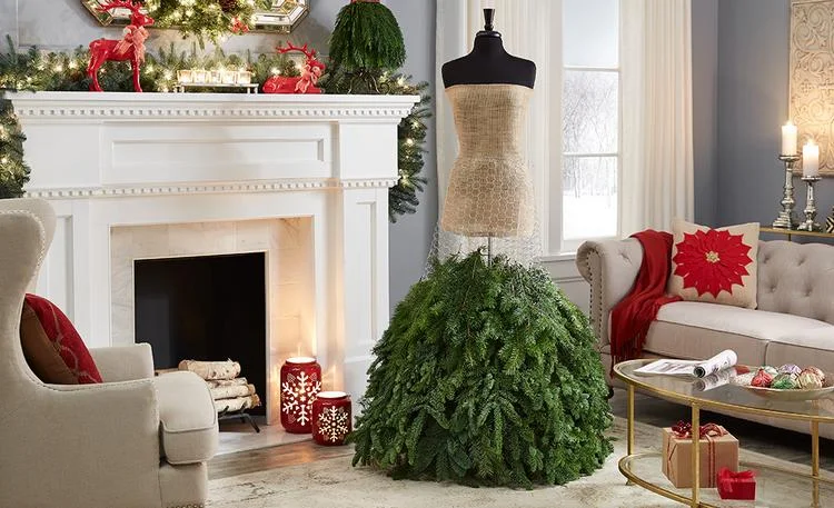 Schneiderpuppe Kleid aus Tannenzweigen selber machen statt Weihnachtsbaum