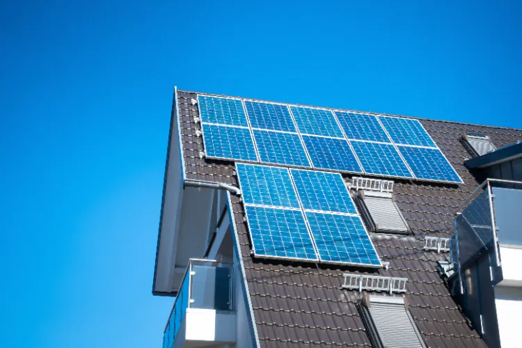 Solarstrom selbst verbrauchen oder einspeisen Solaranlagen Vorteile