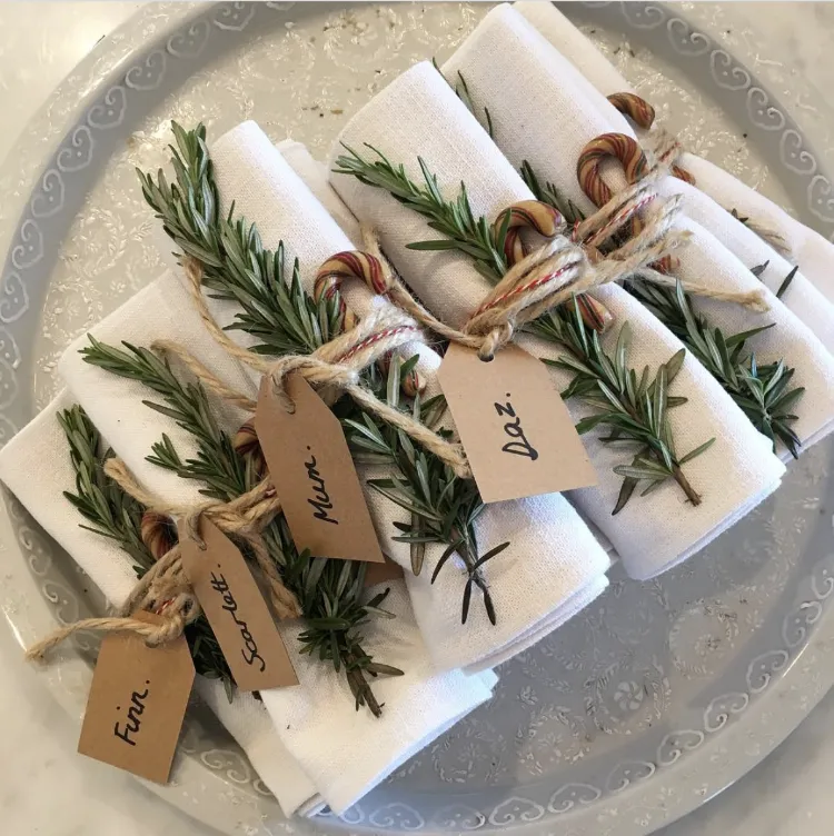Tischdeko mit Ästen und Zweigen Ideen Weihnachtsdeko aus Naturmaterialien selber machen