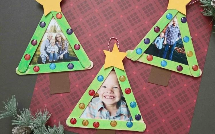 Weihnachtsgeschenke basteln mit Kindern 2 Jahre alt Tannenbaum Bilderrahmen