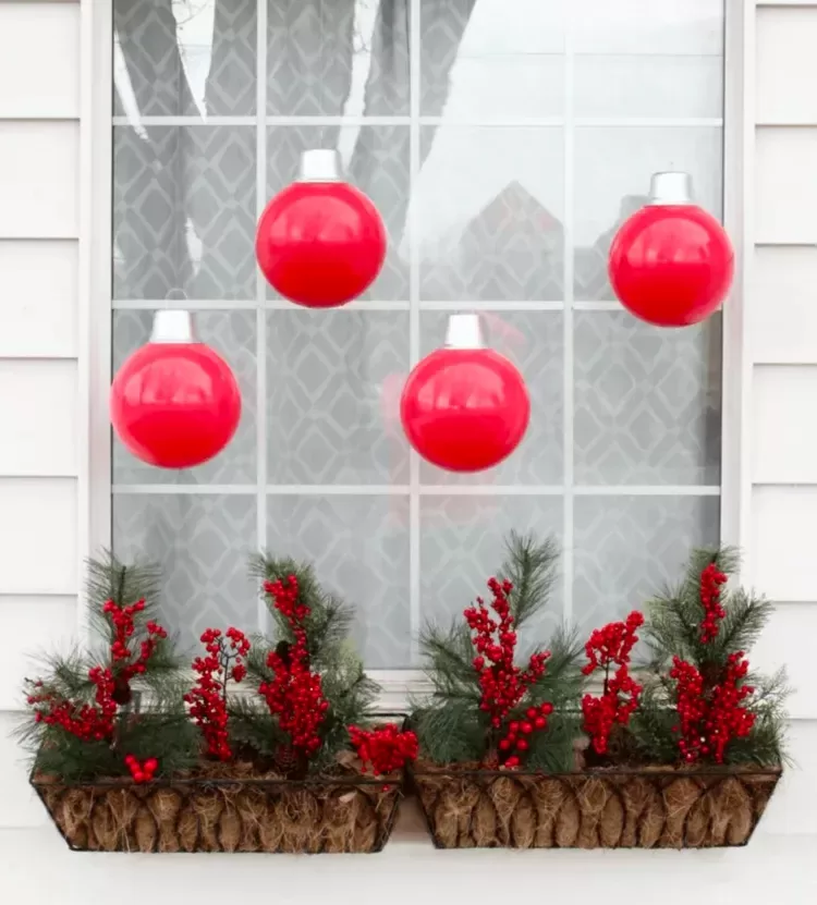 Weihnachtsscmuck als Fensterdeko selber basteln Weihnachtsdeko mit Ästen und Zweigen